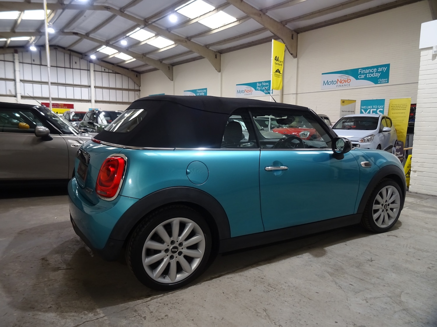 Used MINI Convertible 2016 for sale - 78067313: Photo 11