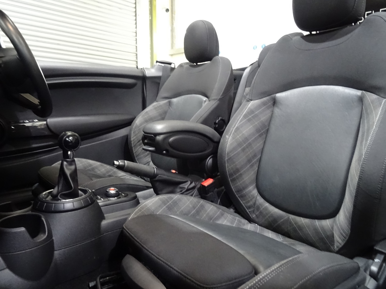 Used MINI Convertible 2016 for sale - 78067313: Photo 2