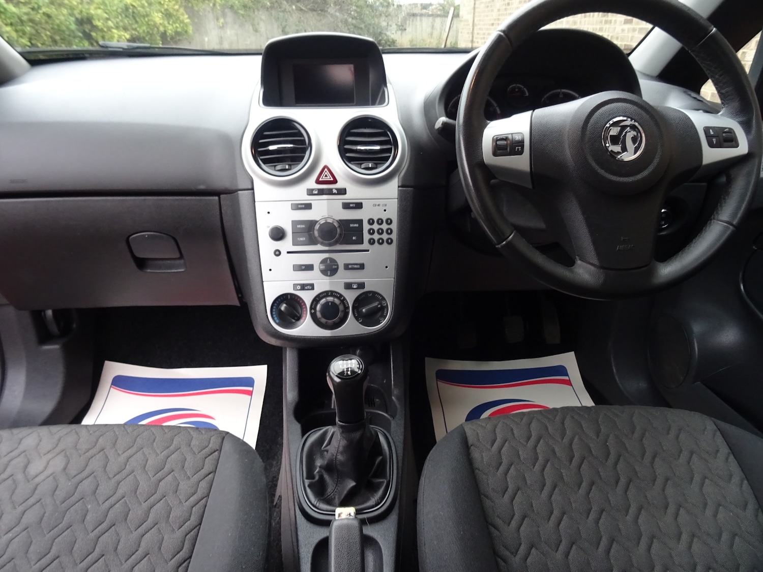 Used Vauxhall Corsa 2013 for sale - 76673138: Photo 2