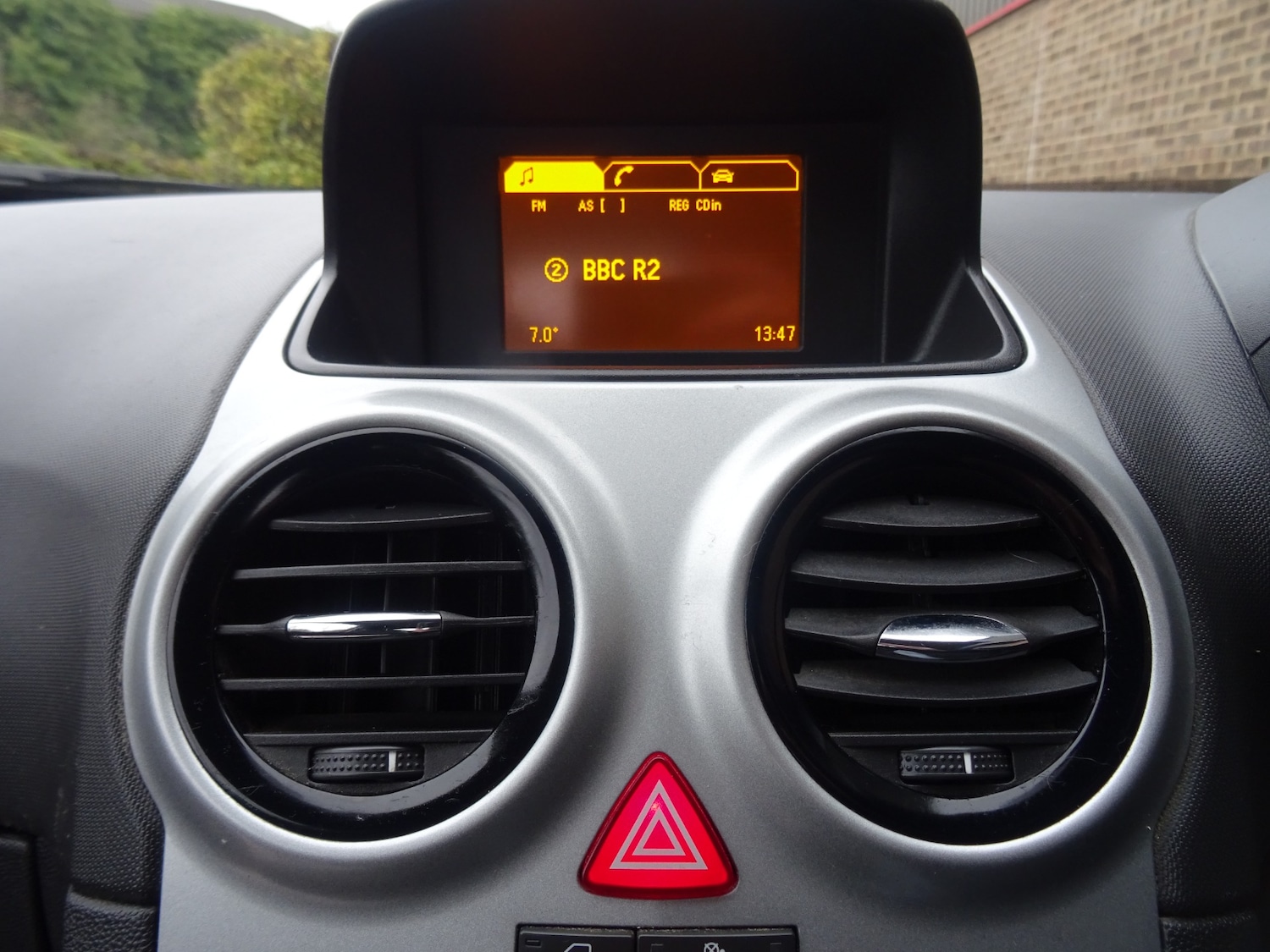 Used Vauxhall Corsa 2013 for sale - 76673138: Photo 3