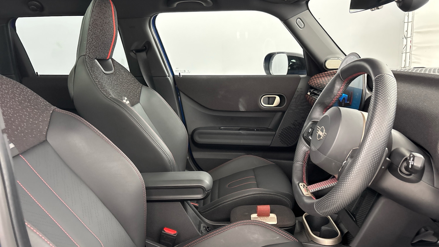 Used MINI Cooper 2025 for sale - 76640805: Photo 11