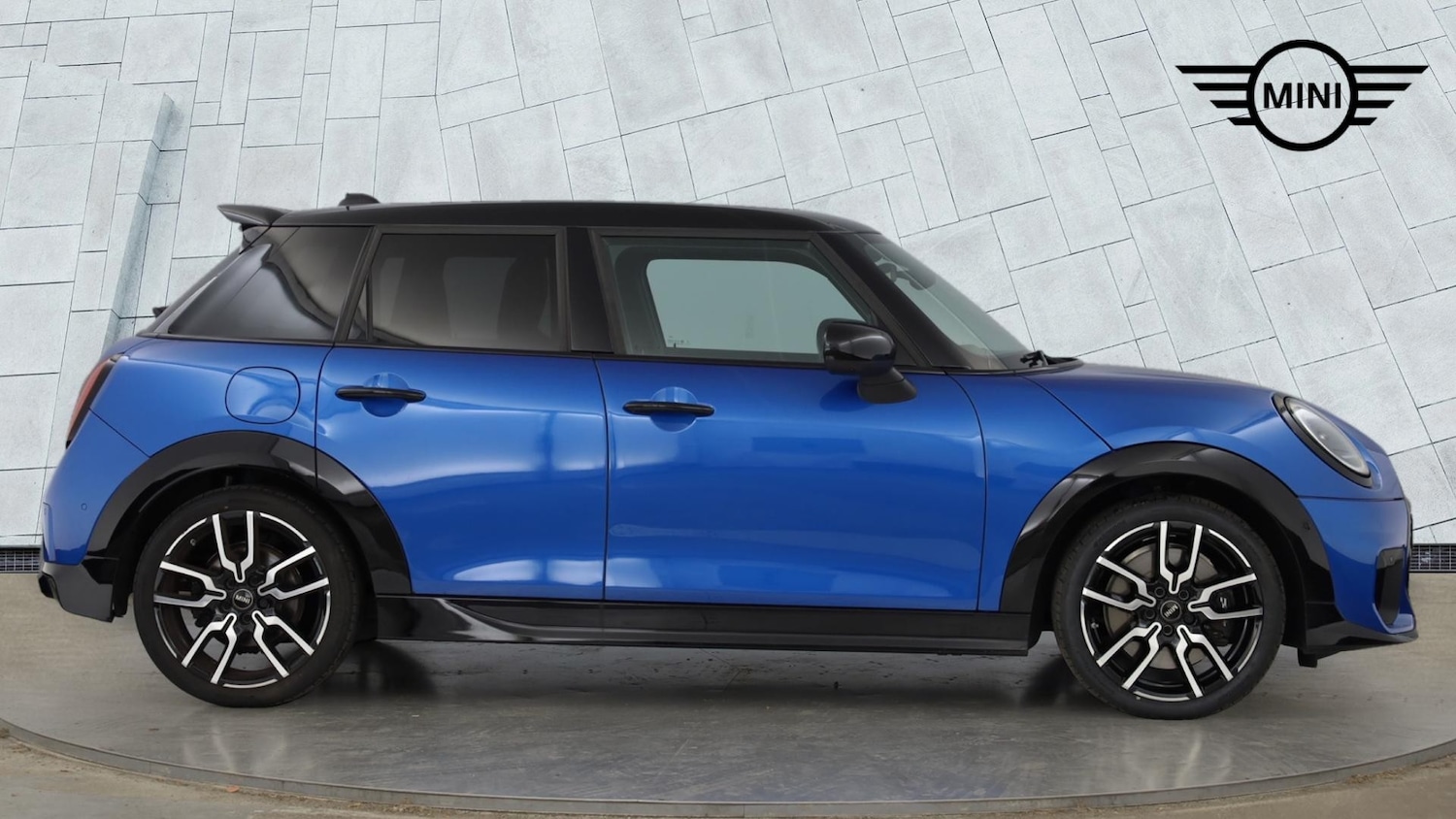 Used MINI Cooper 2025 for sale - 76640805: Photo 3