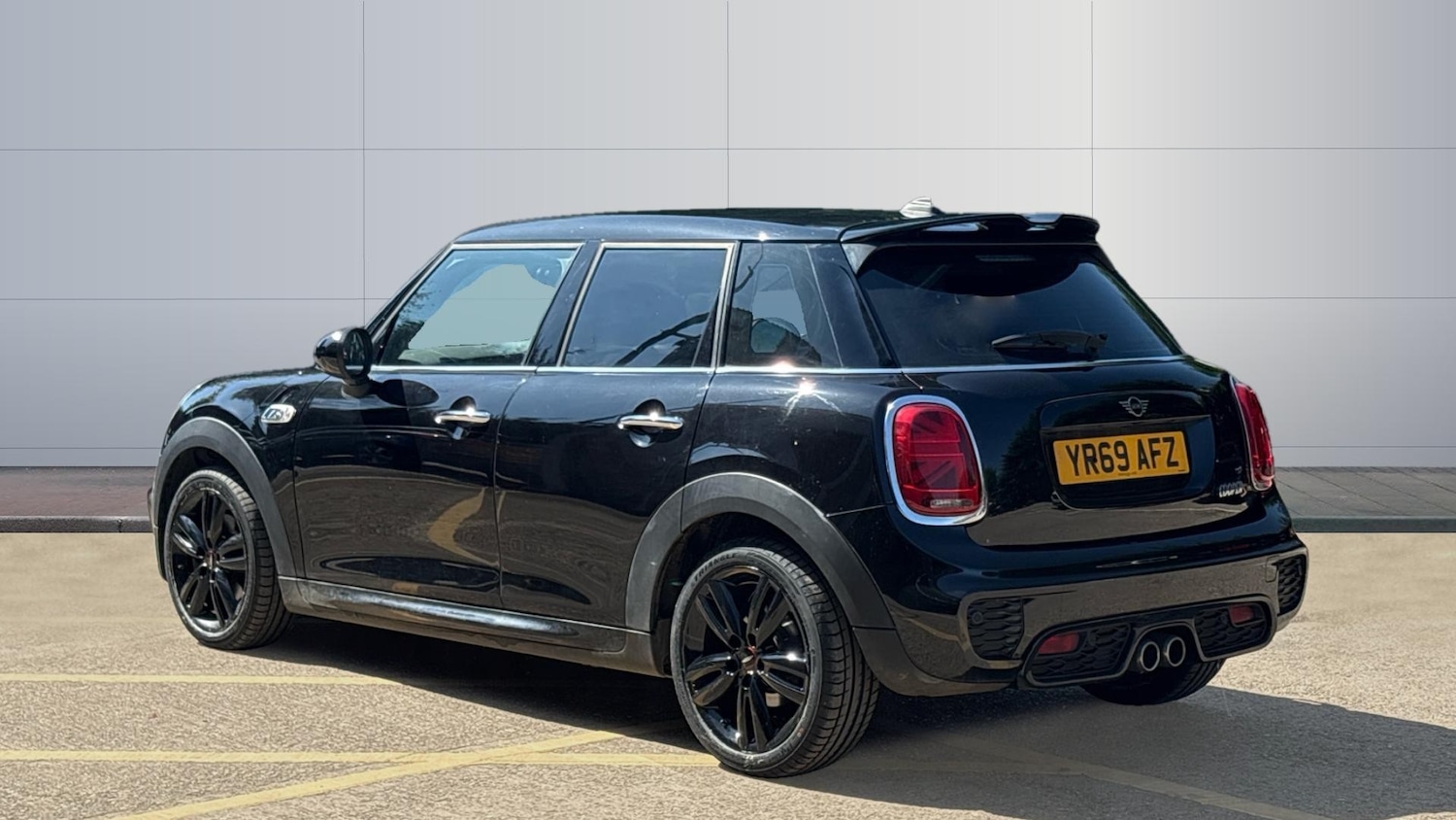 Used MINI Hatch 2019 for sale - 76570901: Photo 2