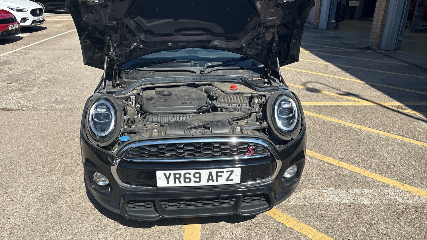 Used MINI Hatch 2019 for sale - 76570901: Photo 8
