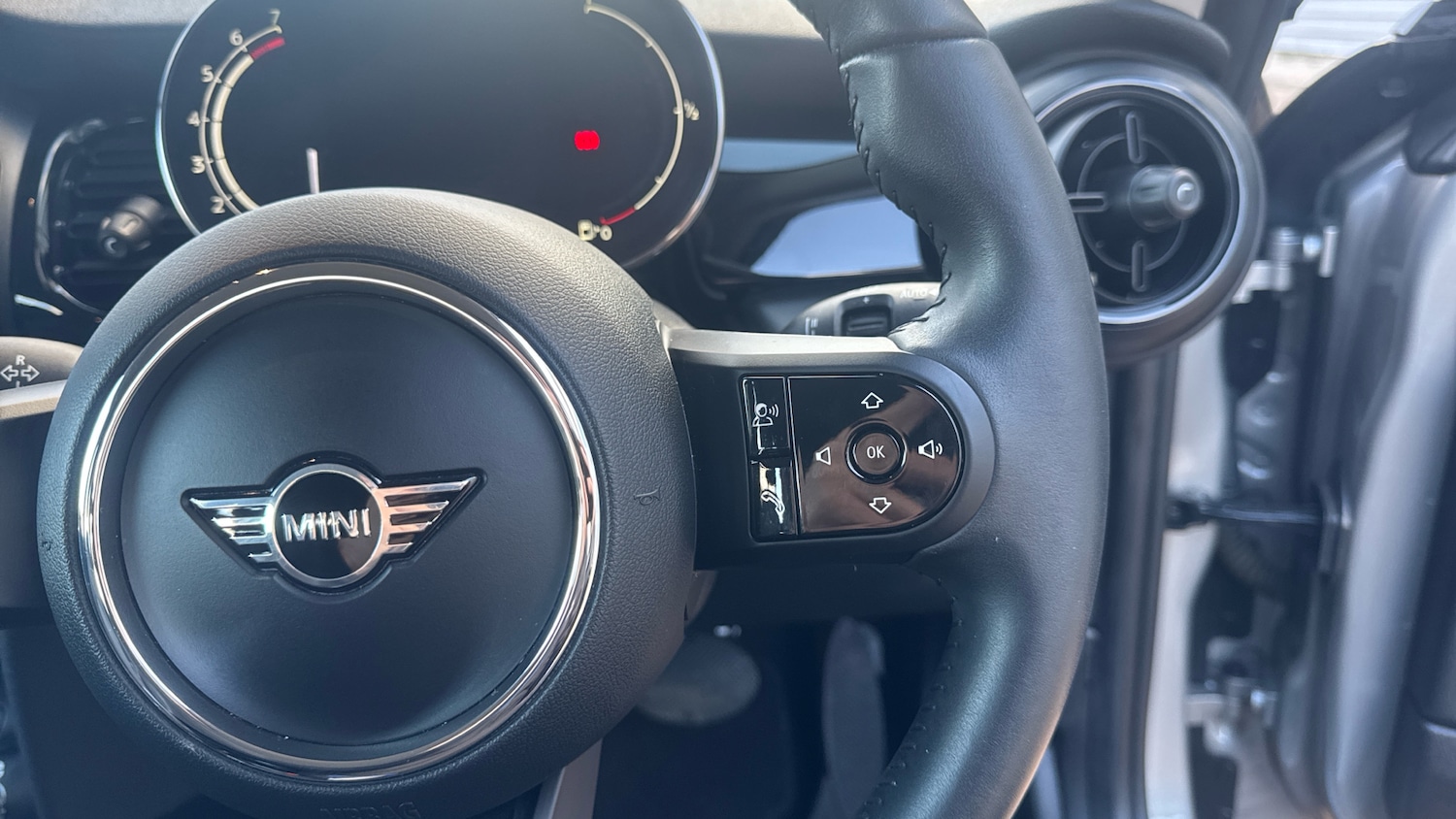 Used MINI Hatch 2024 for sale - 76547589: Photo 18