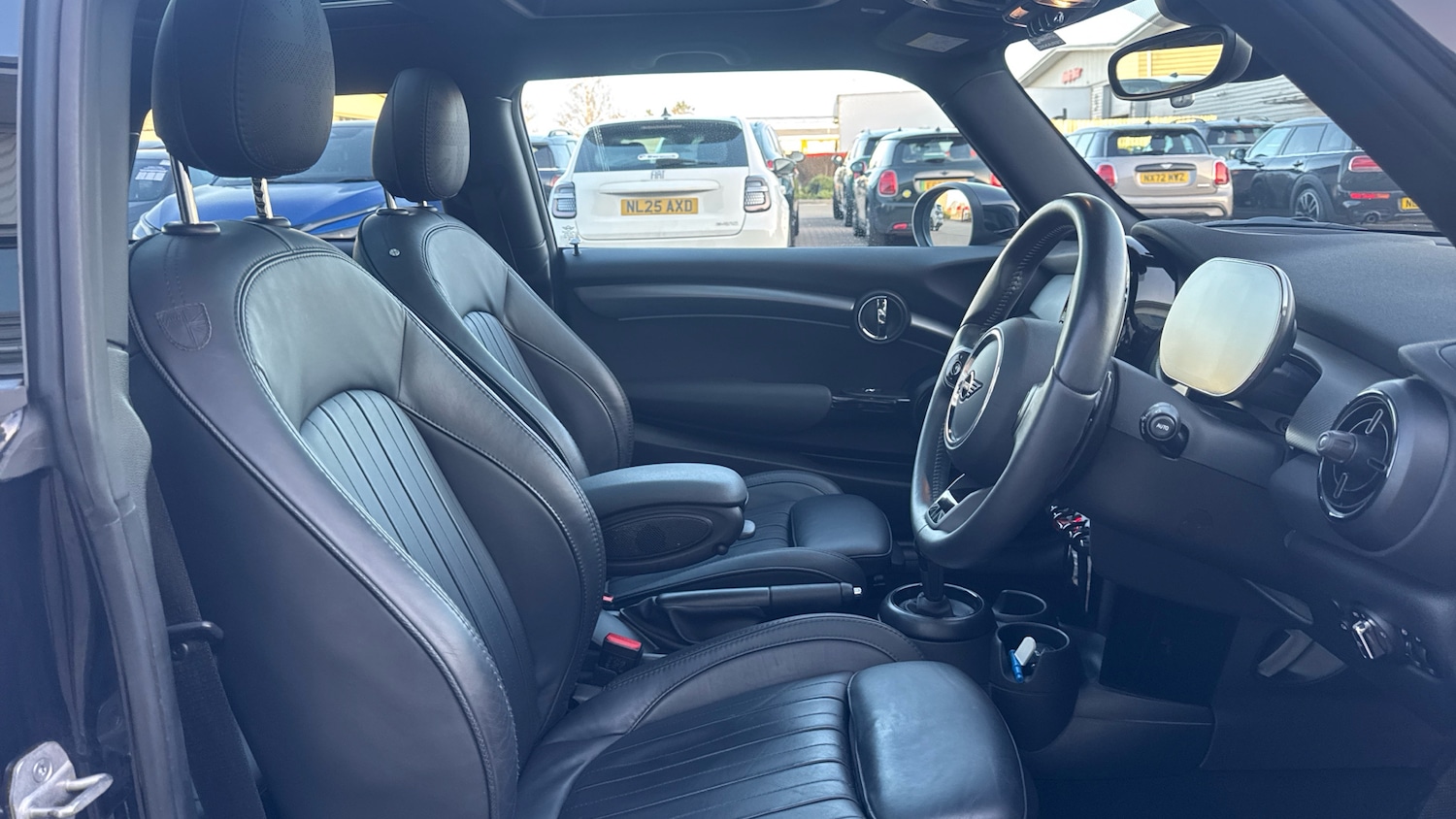 Used MINI Hatch 2024 for sale - 76877353: Photo 11