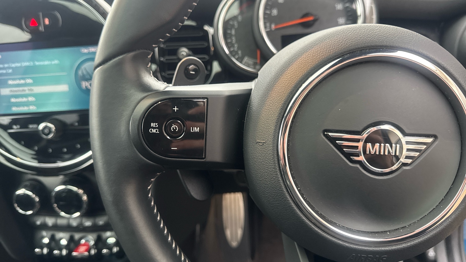 Used MINI Hatch 2023 for sale - 77431597: Photo 17