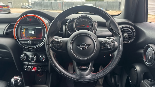Used MINI Hatch 2019 for sale - 76274389: Photo 5