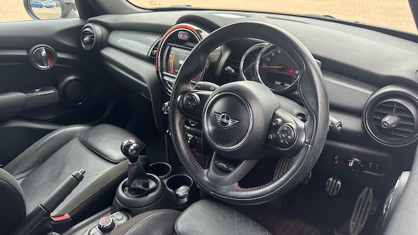 Used MINI Hatch 2019 for sale - 76274389: Photo 6