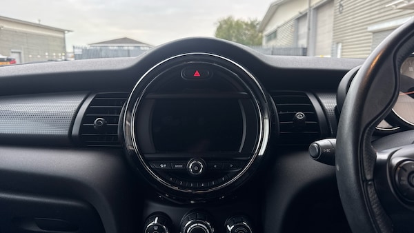 Used MINI Hatch 2019 for sale - 76274389: Photo 8