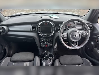 Used MINI Hatch 2019 for sale - 75760297: Photo