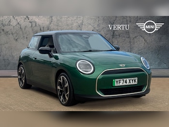2024 (74) - 135kW E Exclusive 41kWh 3dr Auto Electric Hatchback