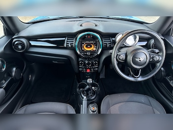 Used MINI Hatch 2018 for sale - 77033359: Photo