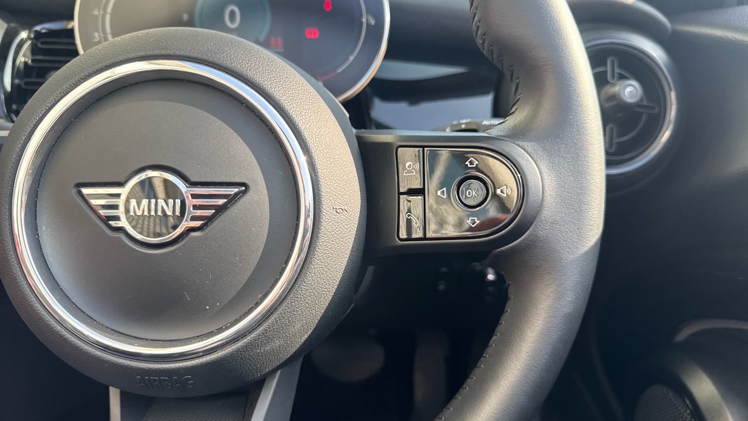 Used MINI Convertible 2023 for sale - 77774394: Photo 18