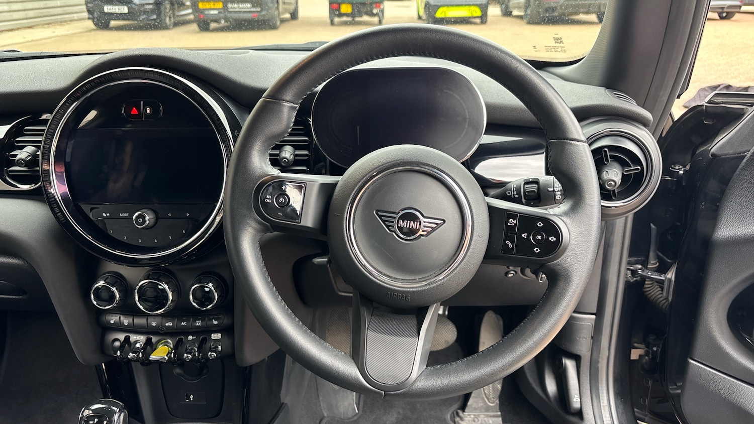 Used MINI Hatch 2022 for sale - 76016332: Photo 5
