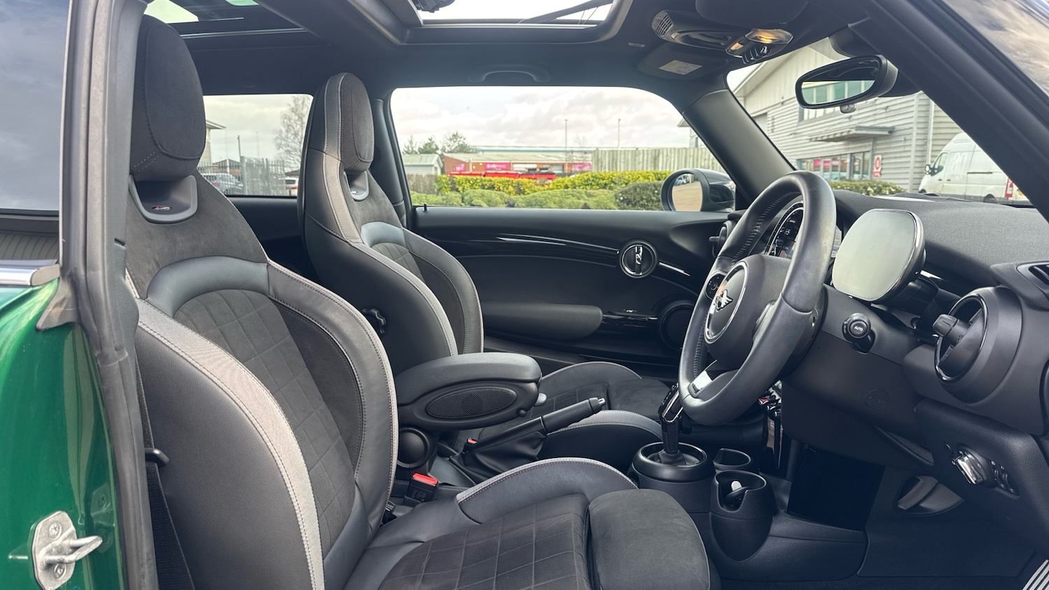 Used MINI Hatch 2023 for sale - 77703064: Photo 11