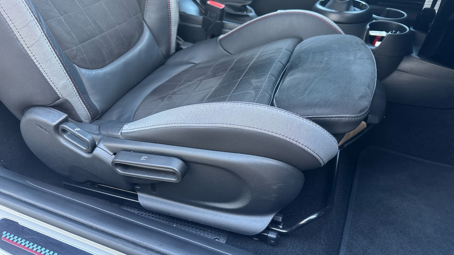 Used MINI Hatch 2023 for sale - 76401918: Photo 32