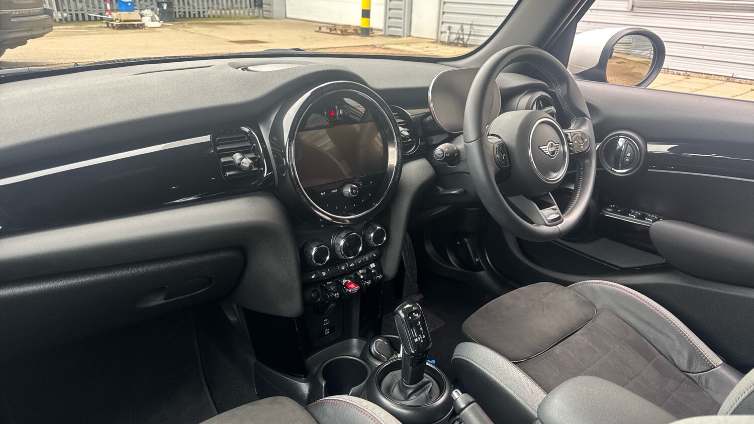 Used MINI Hatch 2024 for sale - 77501184: Photo 7