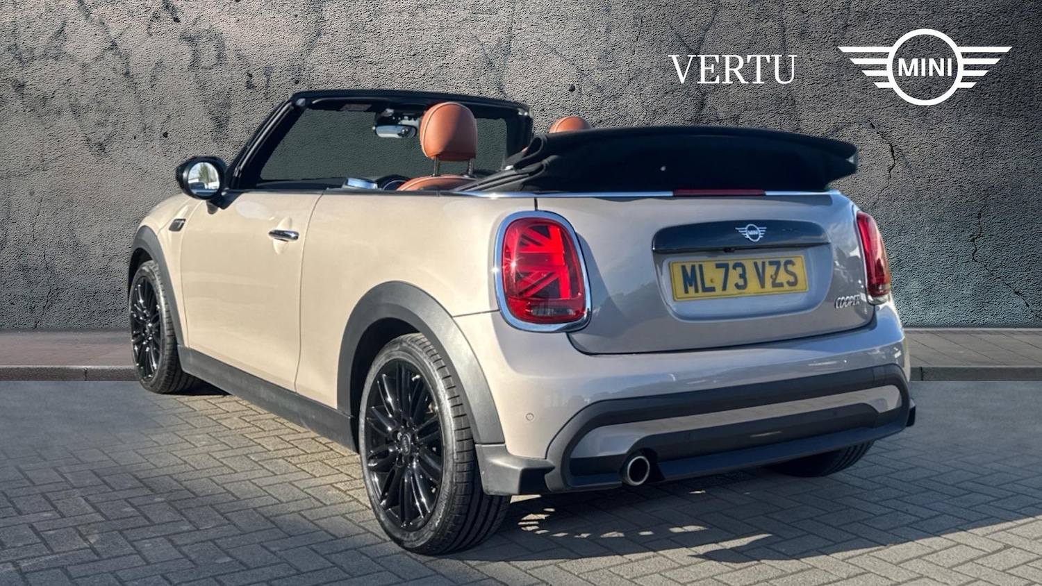 Used MINI Convertible 2023 for sale - 77817887: Photo 2