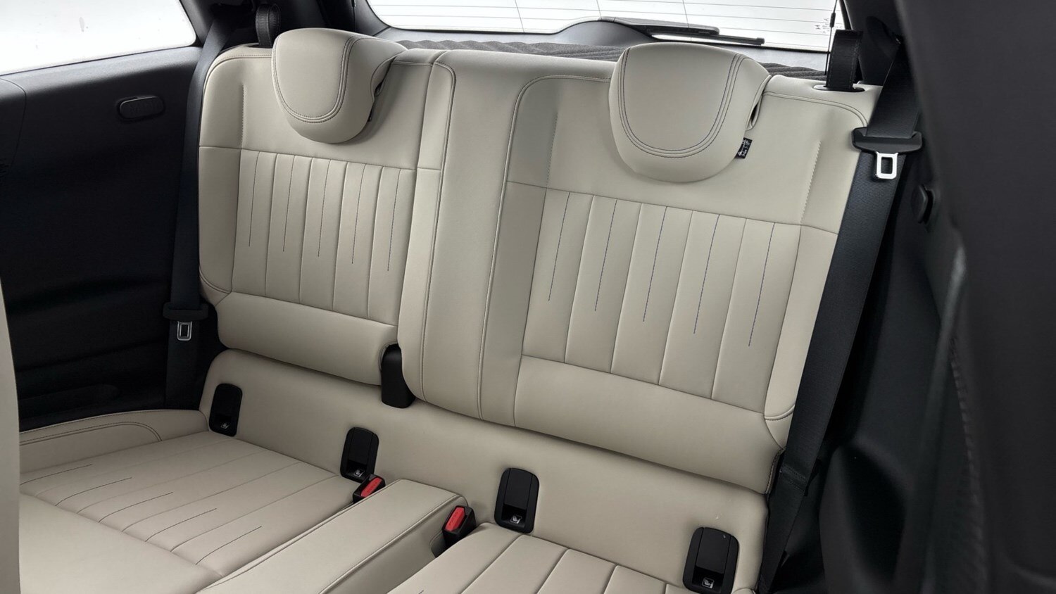 2024 MINI Cooper 135kW E Exclusive 41kWh 3dr Auto Electric Hatchback Hatchback E - Picture 12 of 24
