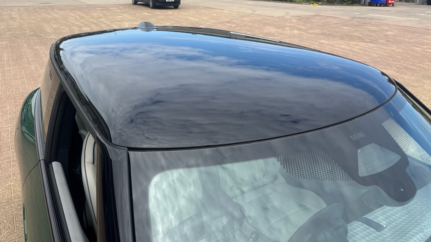 2024 MINI Cooper 135kW E Exclusive 41kWh 3dr Auto Electric Hatchback Hatchback E - Picture 21 of 24