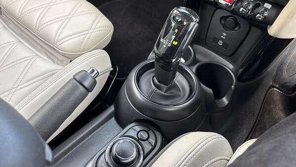 Used MINI Convertible 2024 for sale - 76222180: Photo 10