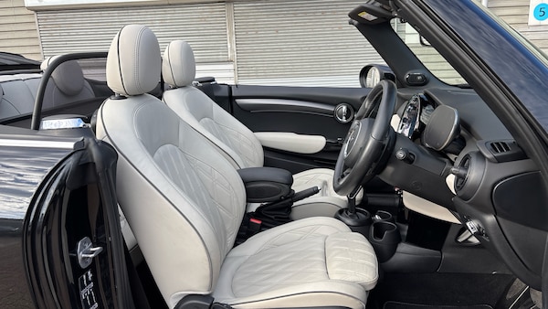 Used MINI Convertible 2024 for sale - 76222180: Photo 11