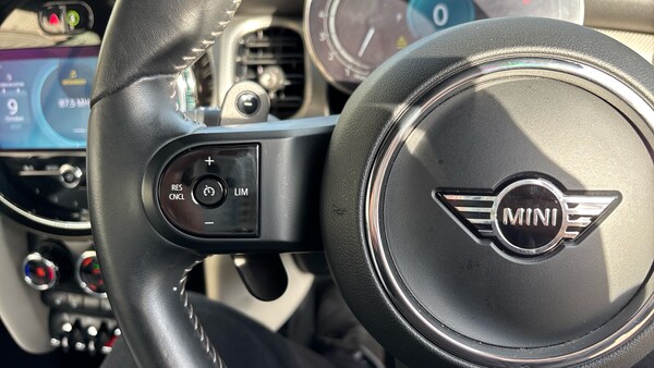 Used MINI Convertible 2024 for sale - 76222180: Photo 17