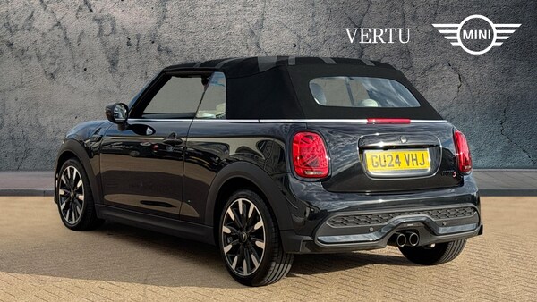 Used MINI Convertible 2024 for sale - 76222180: Photo 2
