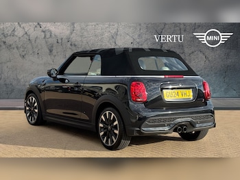 Used MINI Convertible 2024 for sale - 76222180: Photo 2