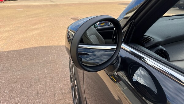 Used MINI Convertible 2024 for sale - 76222180: Photo 37