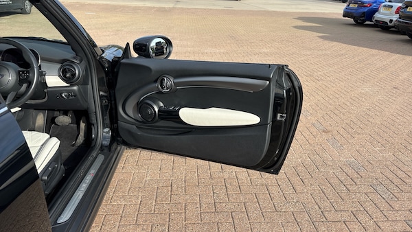 Used MINI Convertible 2024 for sale - 76222180: Photo 44
