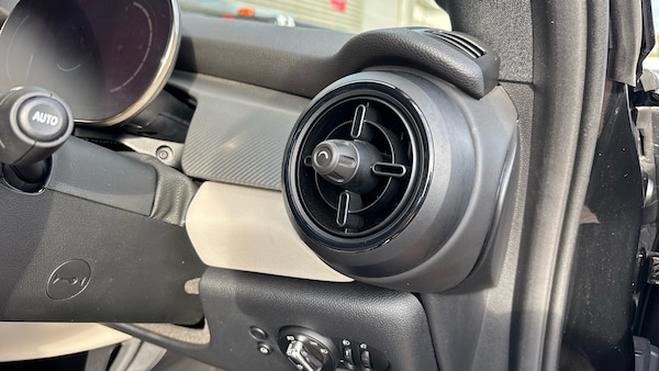 Used MINI Convertible 2024 for sale - 76222180: Photo 47