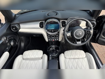 Used MINI Convertible 2024 for sale - 76222180: Photo 4