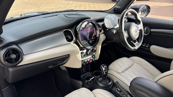 Used MINI Convertible 2024 for sale - 76222180: Photo 7