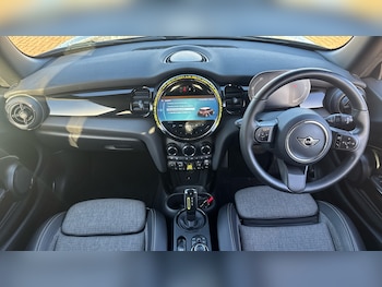 Used MINI Hatch 2022 for sale - 76903853: Photo