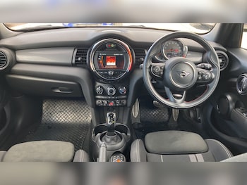 Used MINI Hatch 2019 for sale - 75821356: Photo