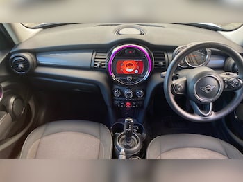 Used MINI Hatch 2019 for sale - 77035717: Photo