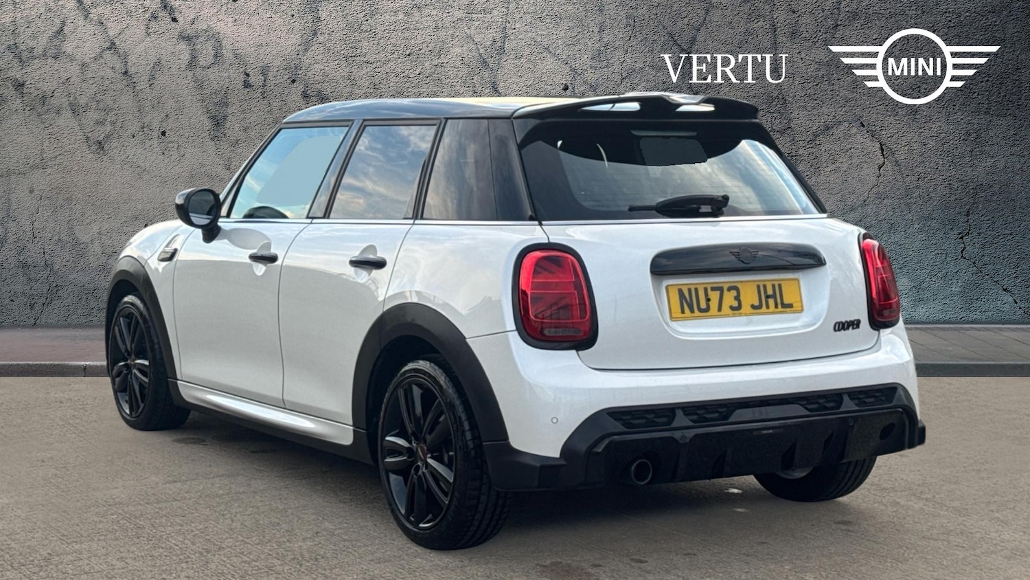 Used MINI Hatch 2023 for sale - 76853401: Photo 2