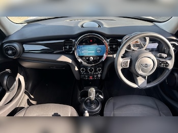 Used MINI Hatch 2022 for sale - 77945315: Photo