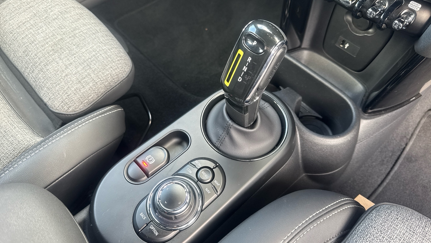 Used MINI Hatch 2022 for sale - 76412029: Photo 10