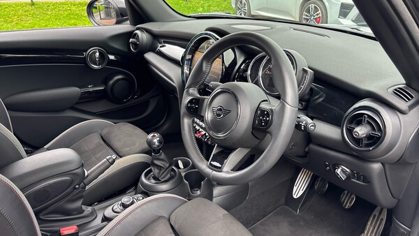 Used MINI Hatch 2022 for sale - 76205436: Photo 6