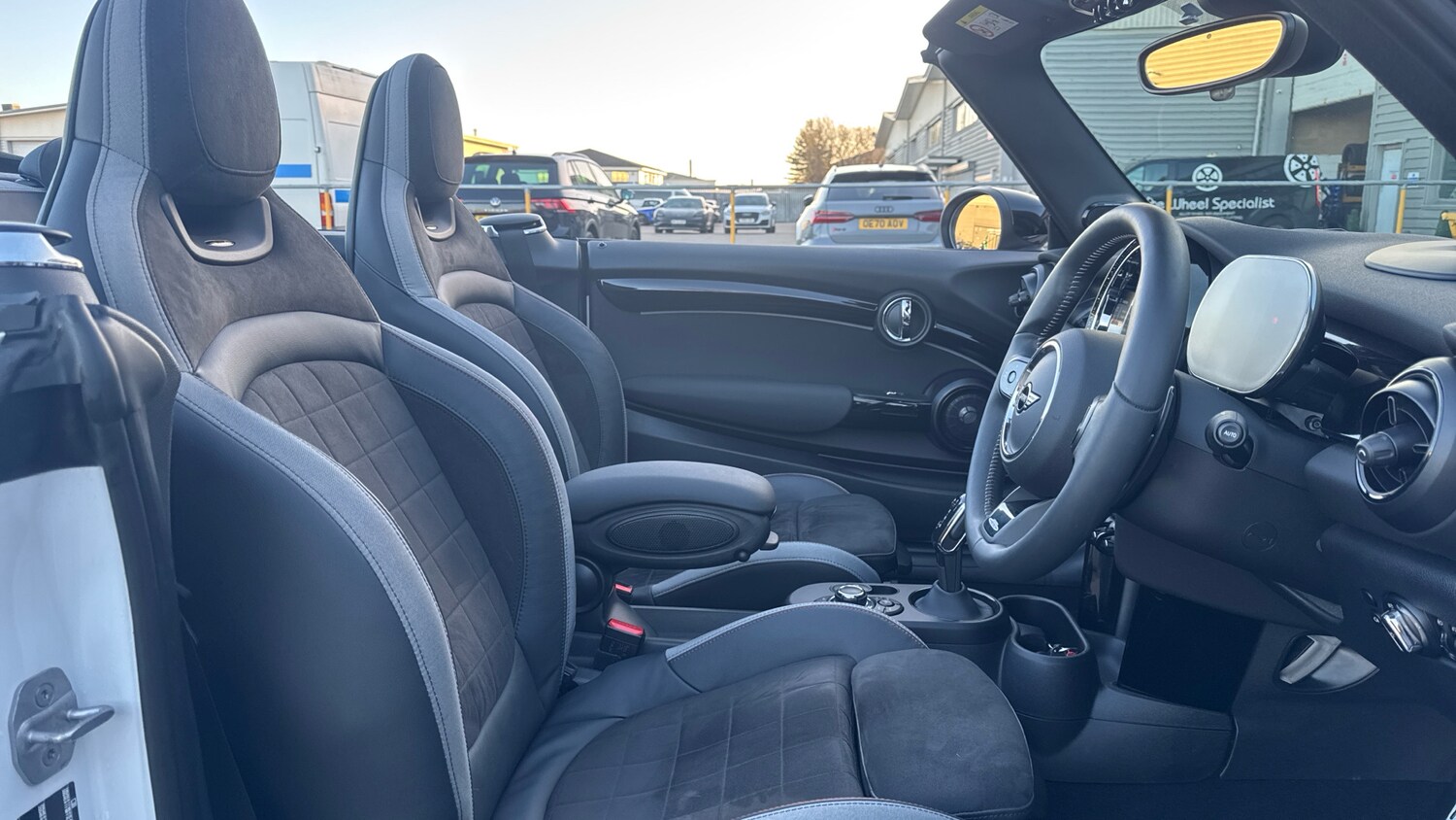 Used MINI Convertible 2024 for sale - 77011669: Photo 11