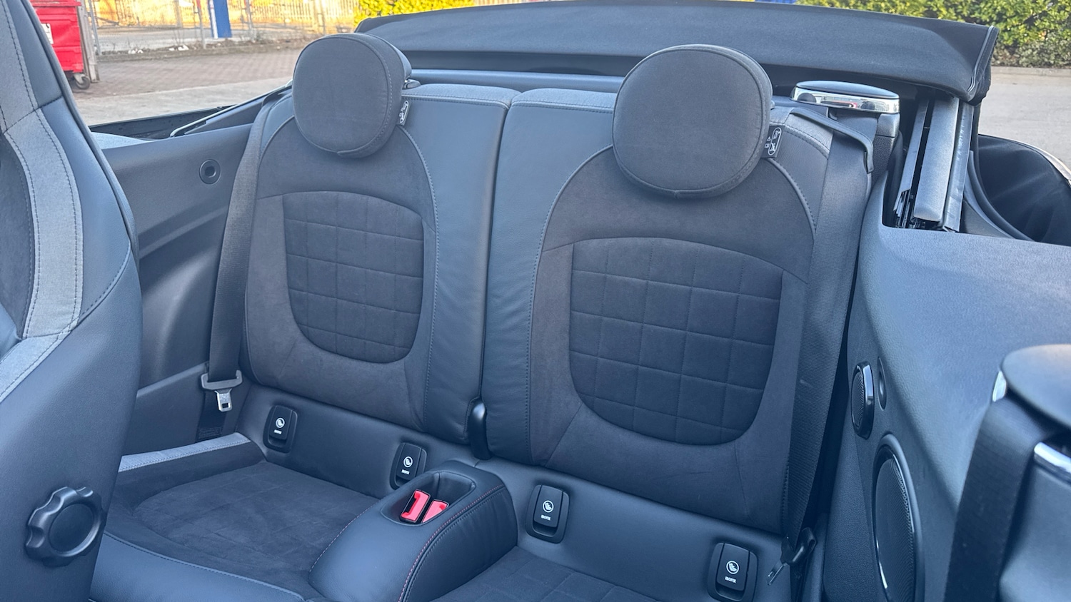 Used MINI Convertible 2024 for sale - 77011669: Photo 12