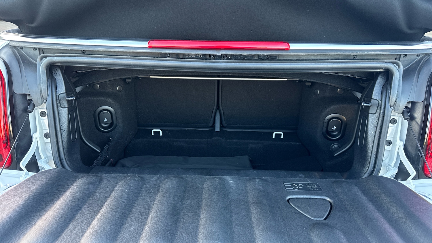 Used MINI Convertible 2024 for sale - 77011669: Photo 13