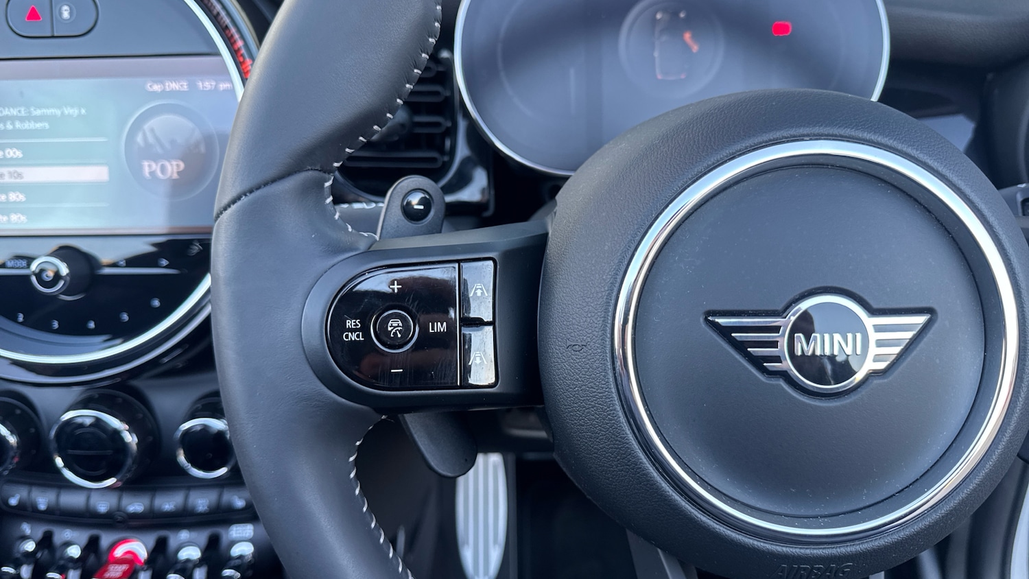 Used MINI Convertible 2024 for sale - 77011669: Photo 17