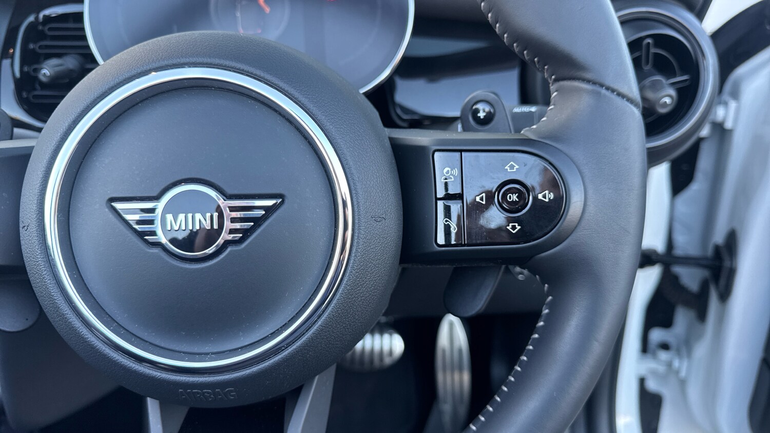 Used MINI Convertible 2024 for sale - 77011669: Photo 18