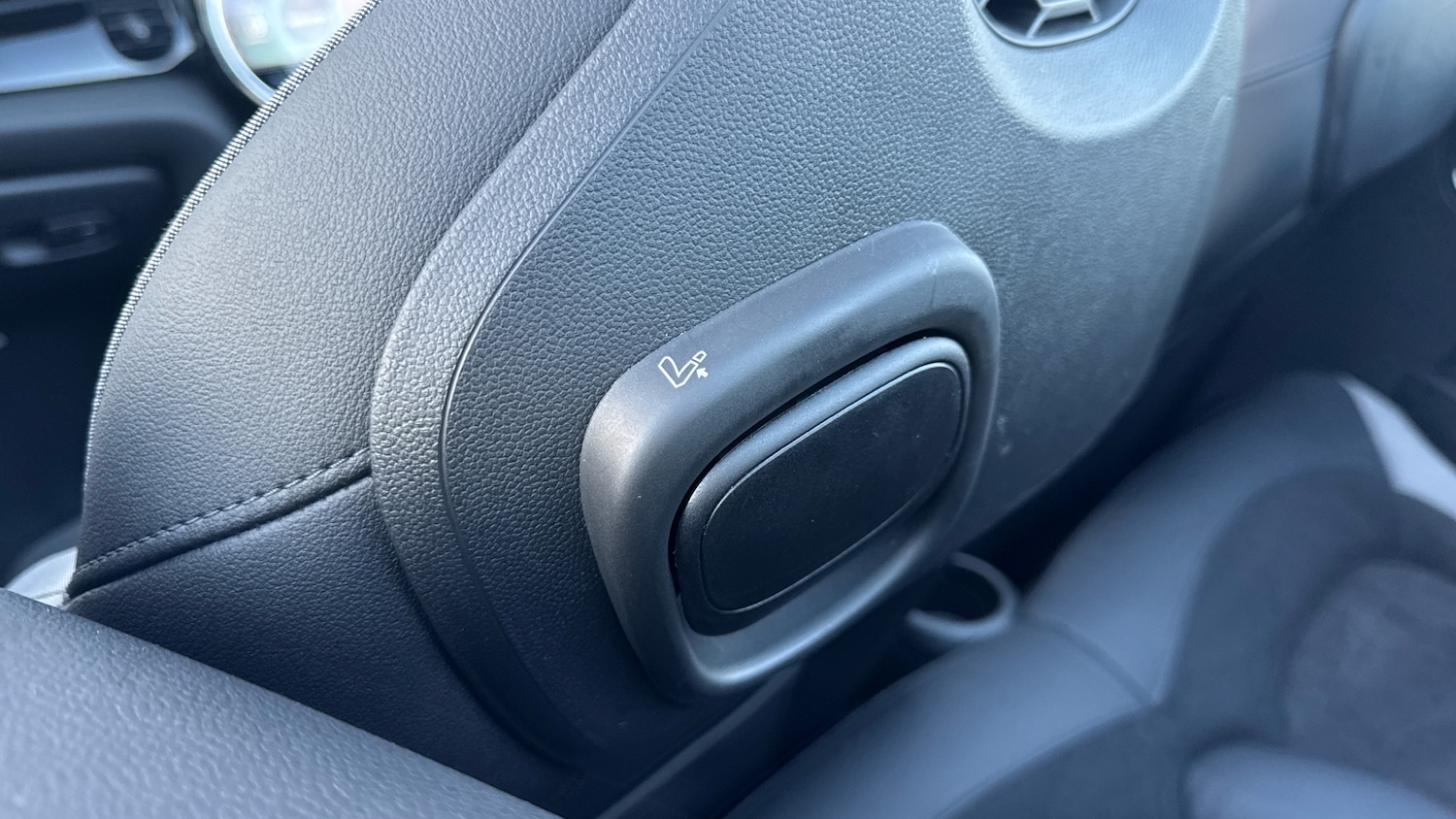 Used MINI Convertible 2024 for sale - 77011669: Photo 33