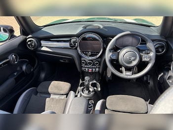 Used MINI Convertible 2023 for sale - 78641137: Photo