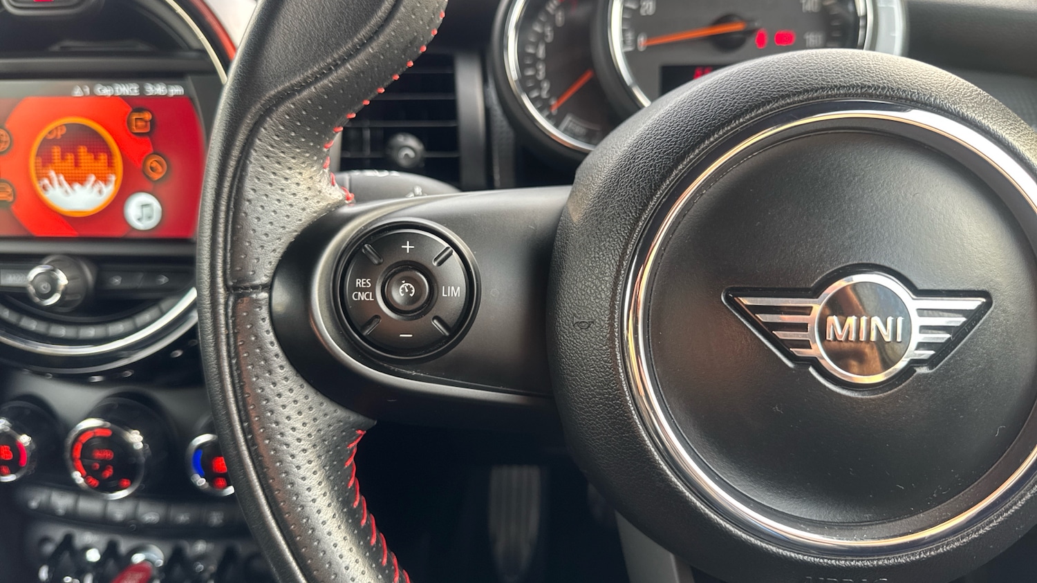 Used MINI Hatch 2019 for sale - 77979840: Photo 17